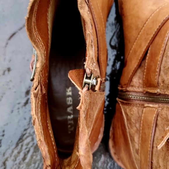 TRASK Alexa Ankle Boots - Picture 11 of 12